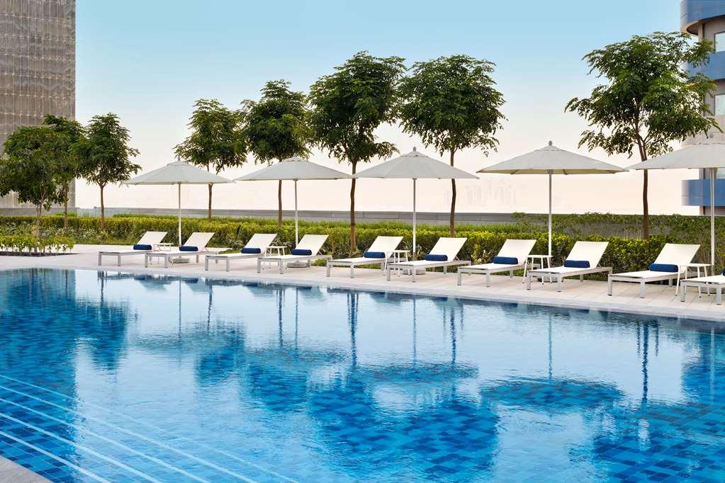 Address Dubai Mall Amenities foto The swimming pool at the hotel