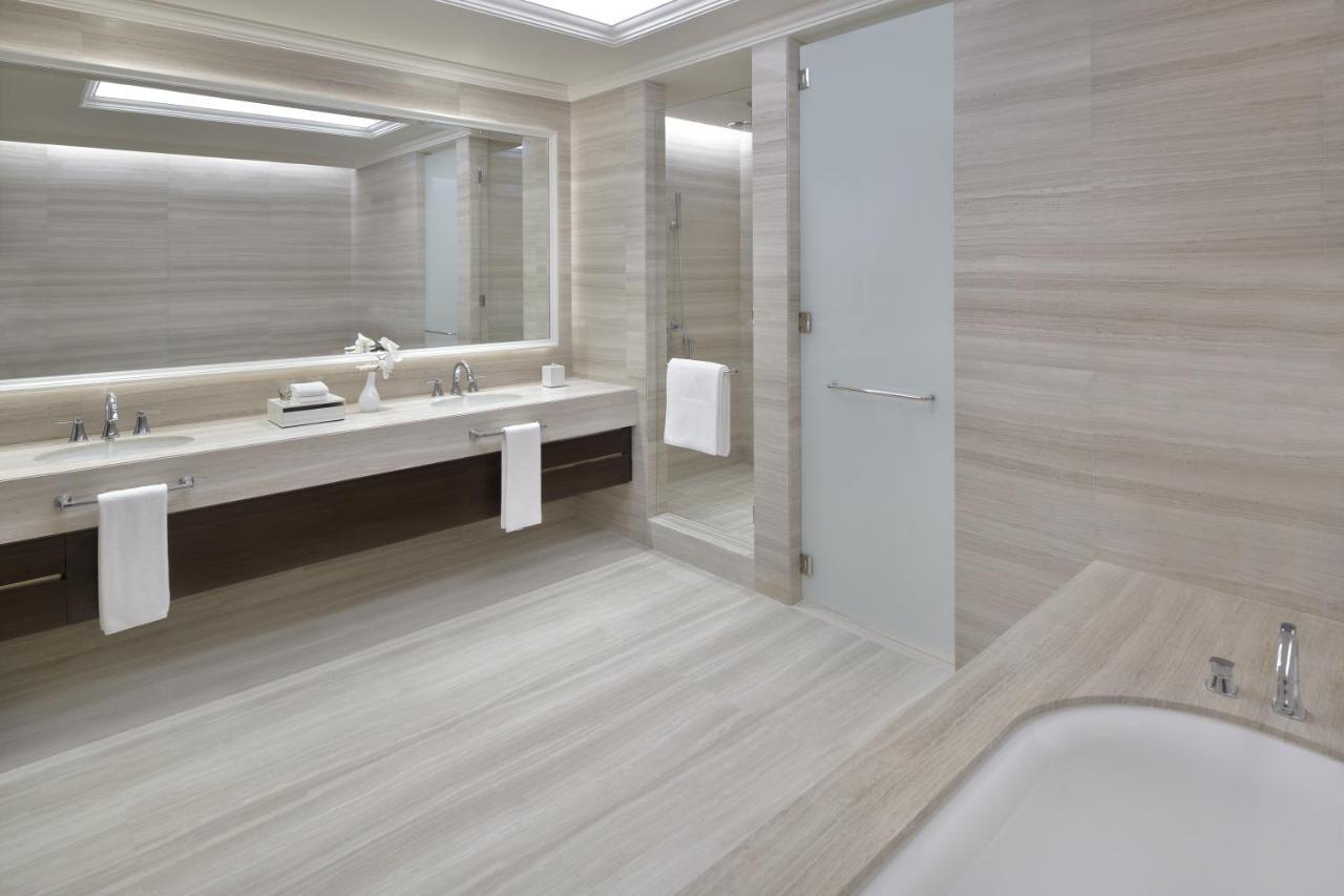 Address Dubai Mall Esterno foto Bathroom