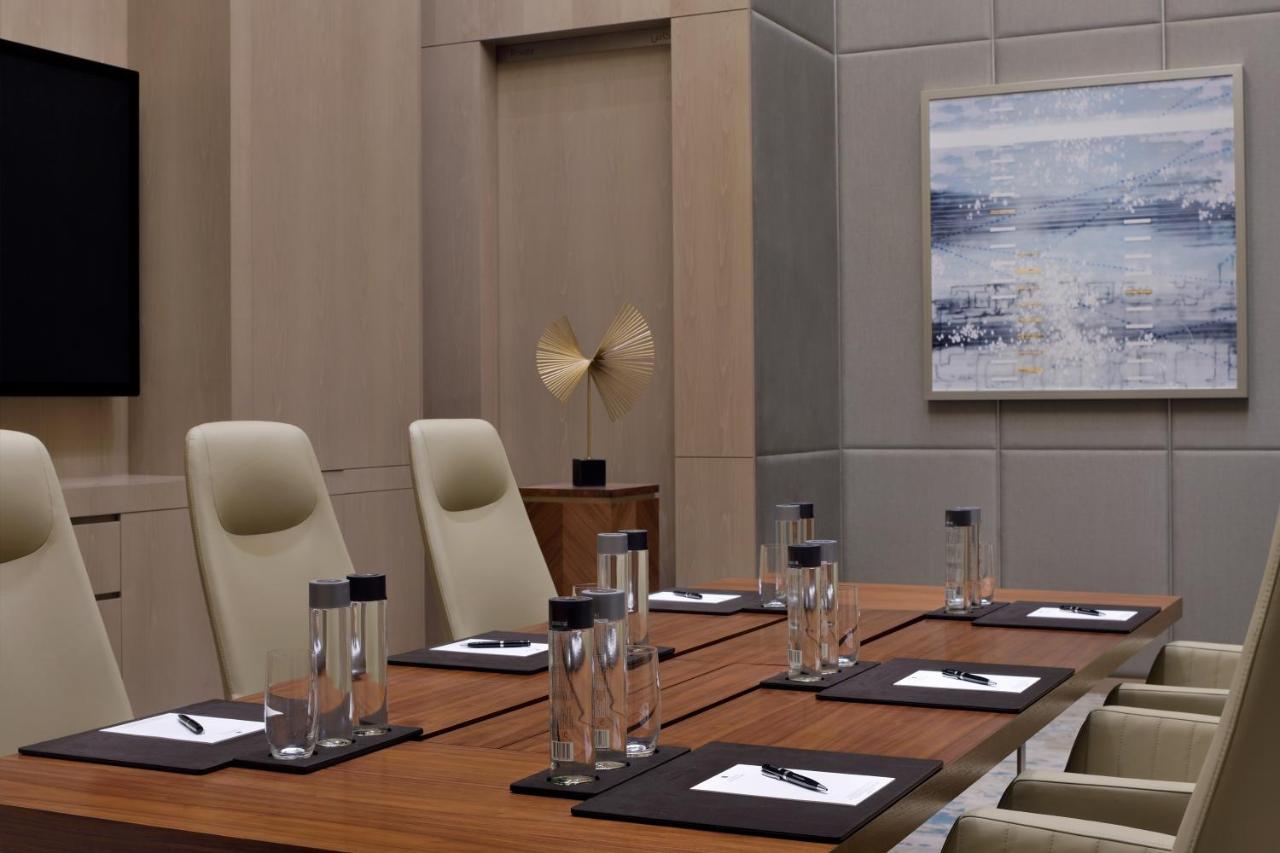 Address Dubai Mall Esterno foto Boardroom
