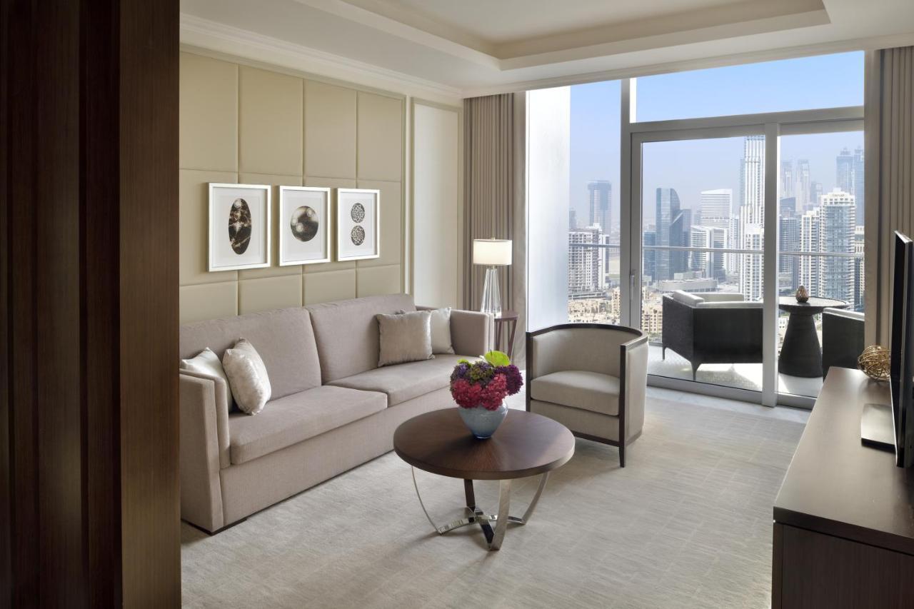 Address Dubai Mall Esterno foto A living room at the Ritz-Carlton, DIFC