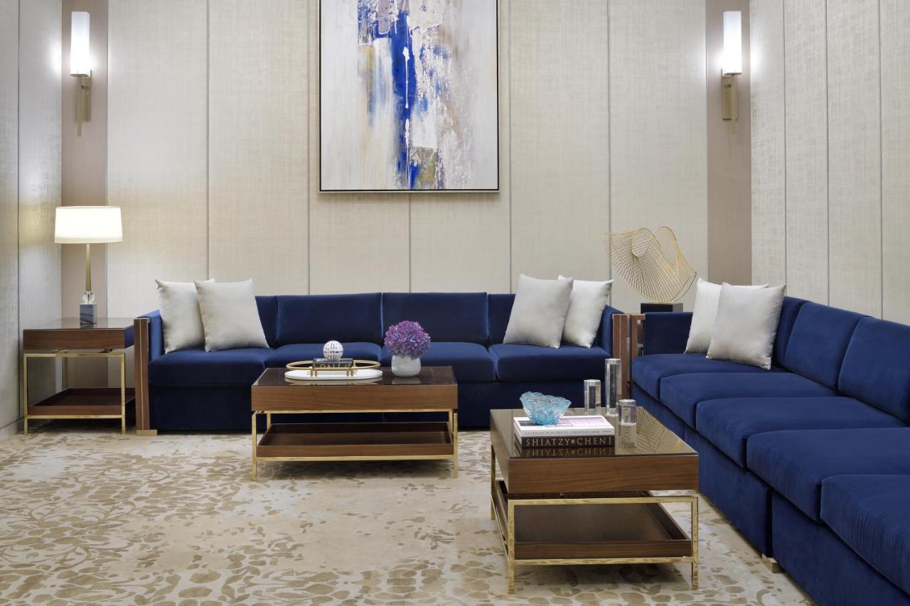 Address Dubai Mall Esterno foto A living room at The Ritz-Carlton, Boston