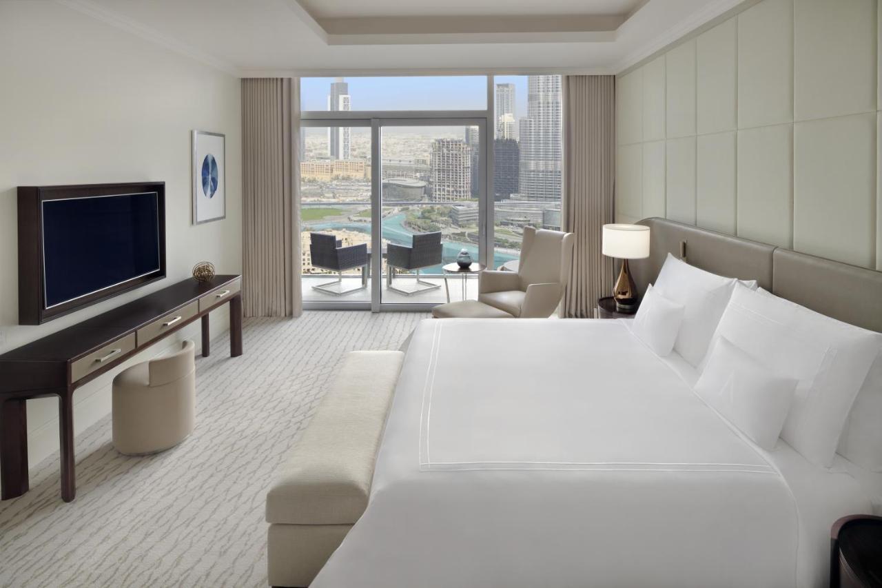 Address Dubai Mall Esterno foto A bedroom at the hotel